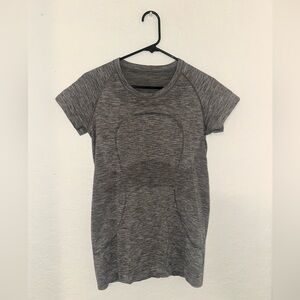 Lululemon Women’s Swiftly Tech Grey Size 8